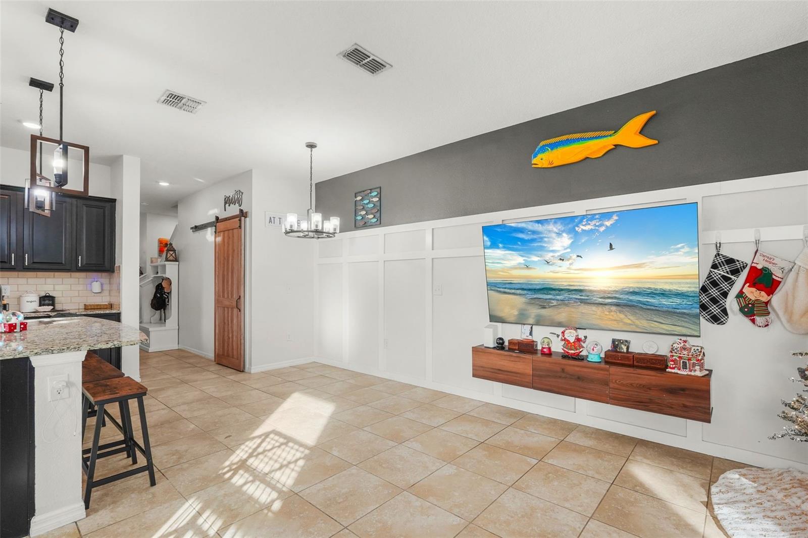 Image 13 of 37 For 8701 Daydream Street