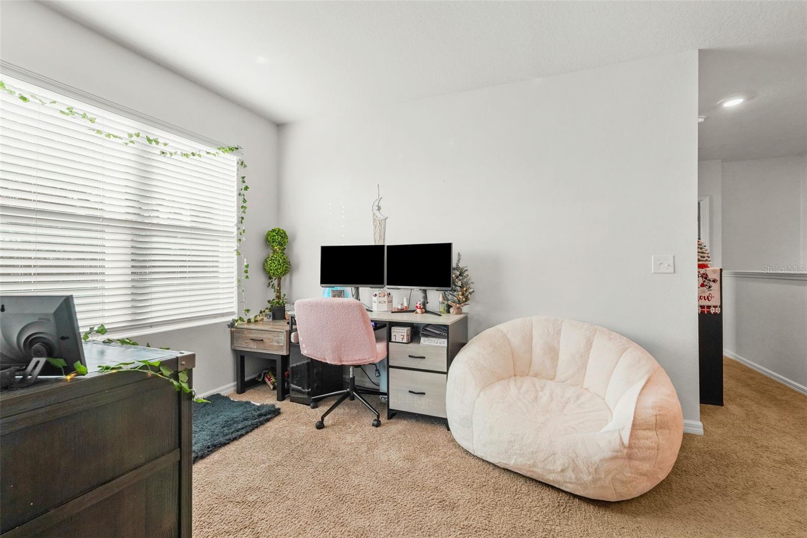 Image 20 of 37 For 8701 Daydream Street