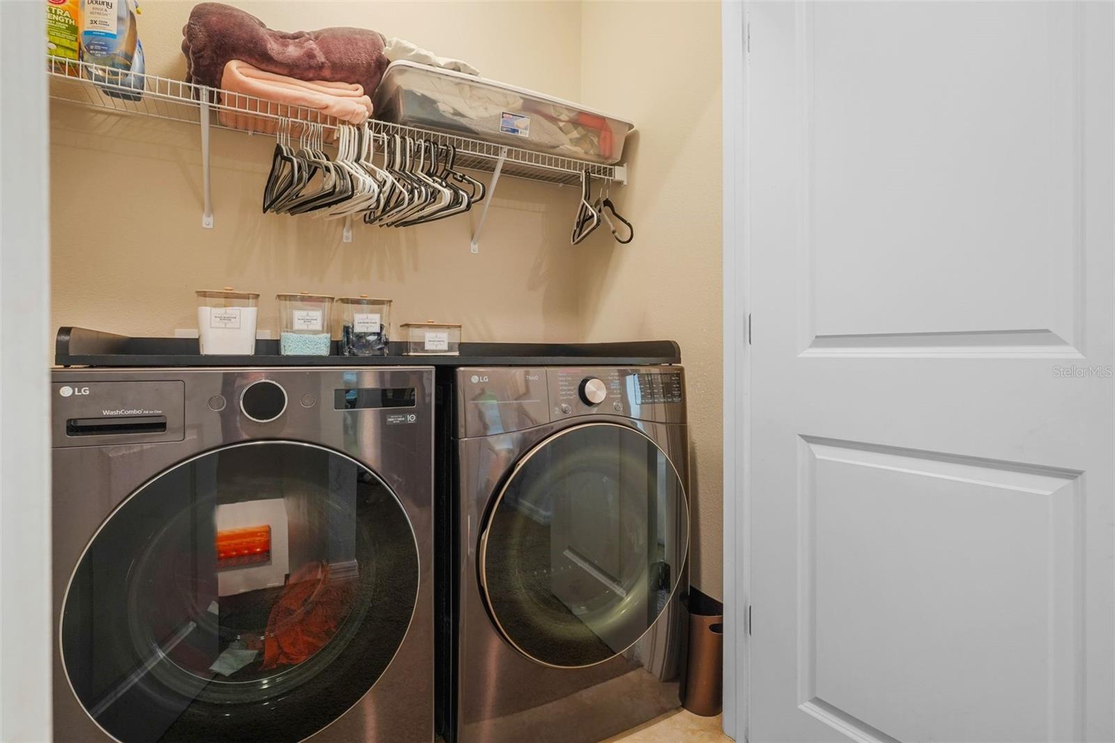 Image 22 of 37 For 8701 Daydream Street