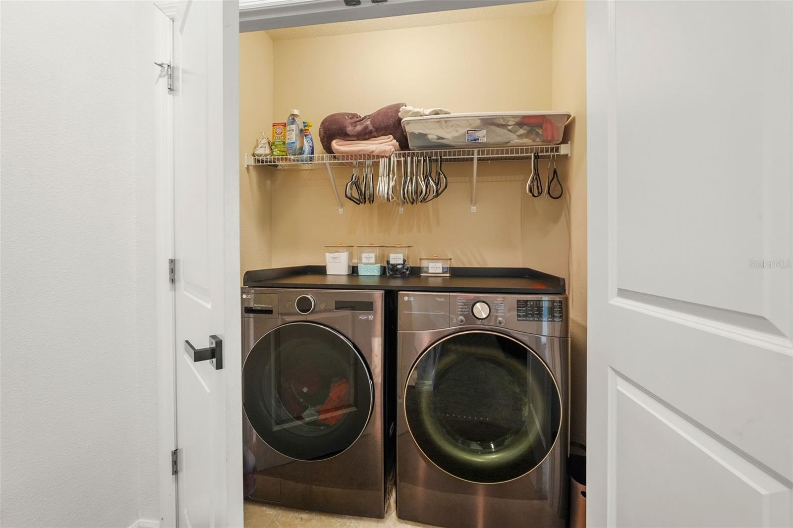 Image 23 of 37 For 8701 Daydream Street