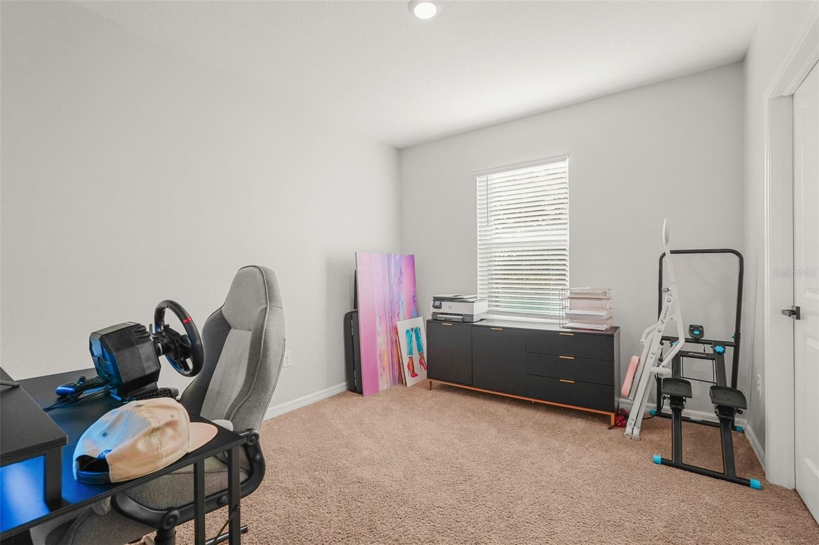 Image 25 of 37 For 8701 Daydream Street