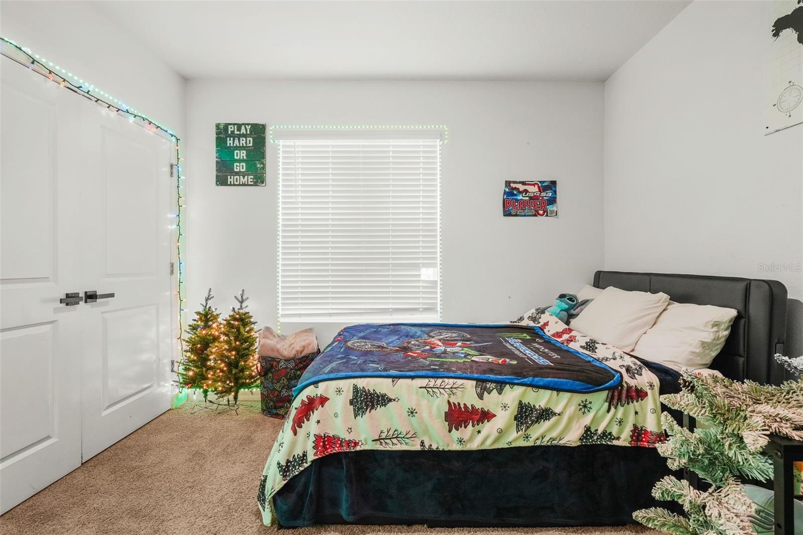 Image 28 of 37 For 8701 Daydream Street