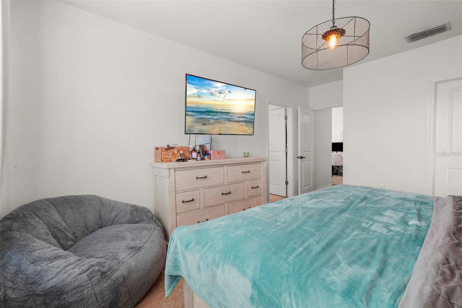 Image 29 of 37 For 8701 Daydream Street