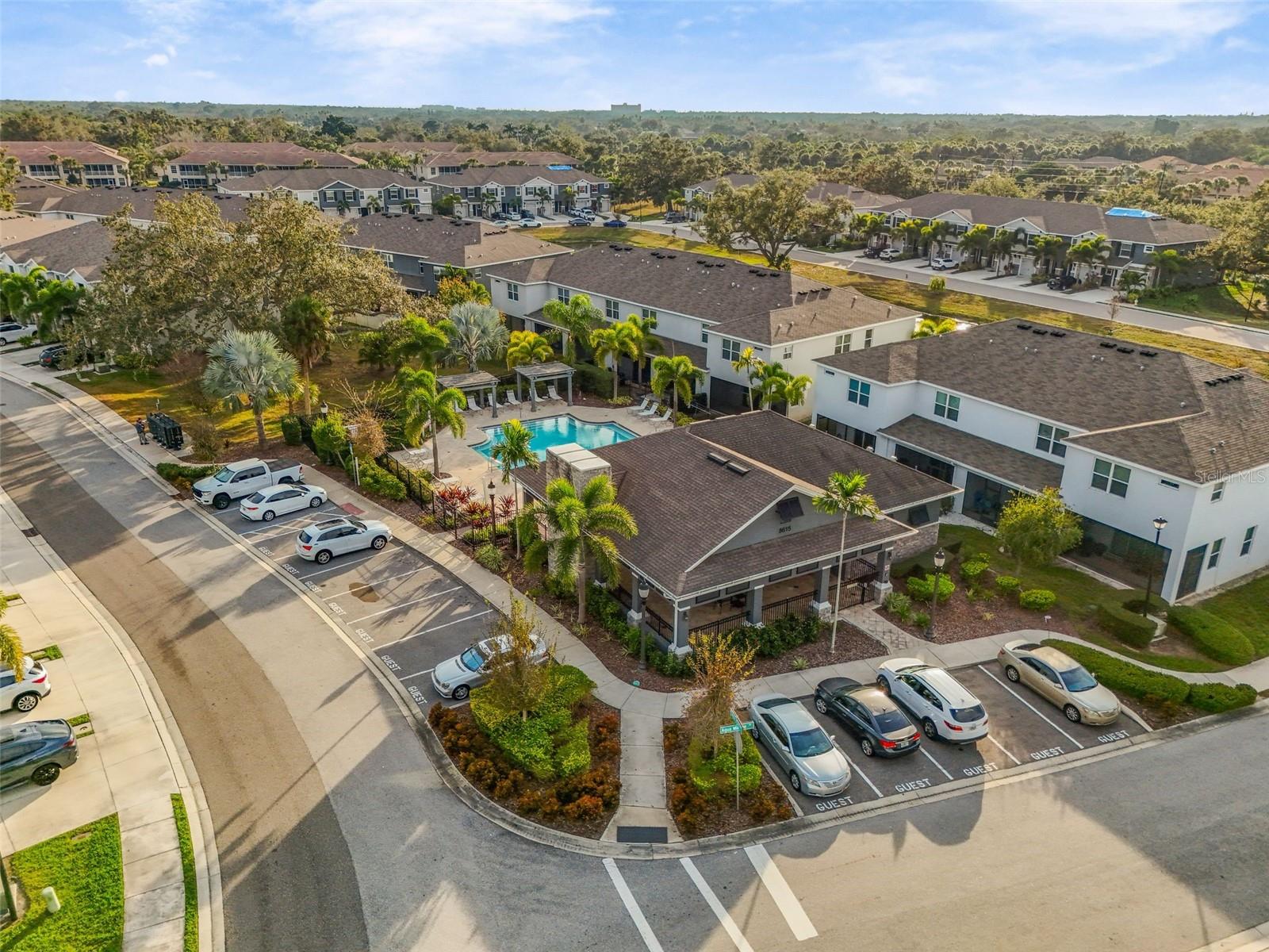 Image 33 of 37 For 8701 Daydream Street