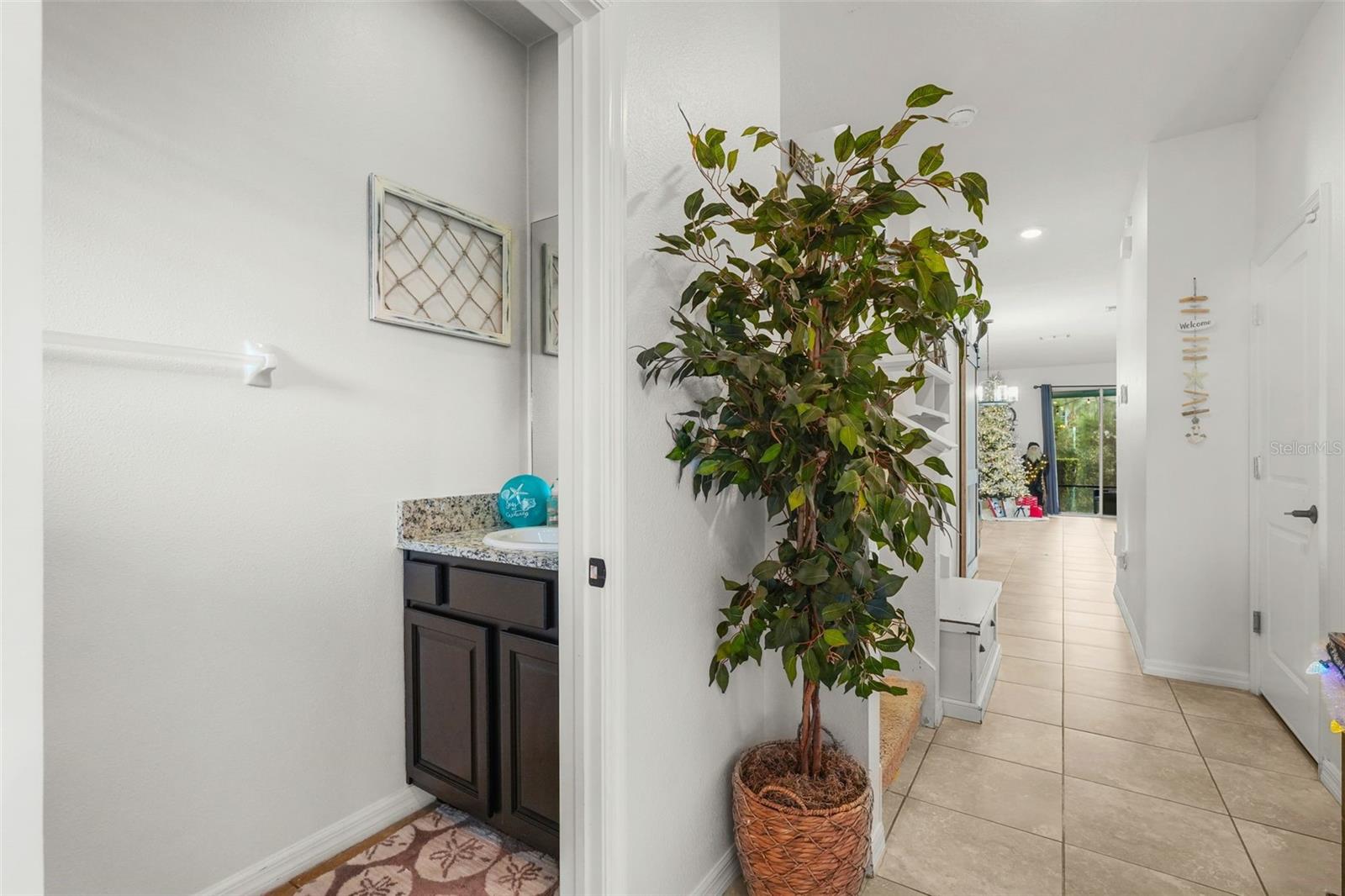 Image 7 of 37 For 8701 Daydream Street