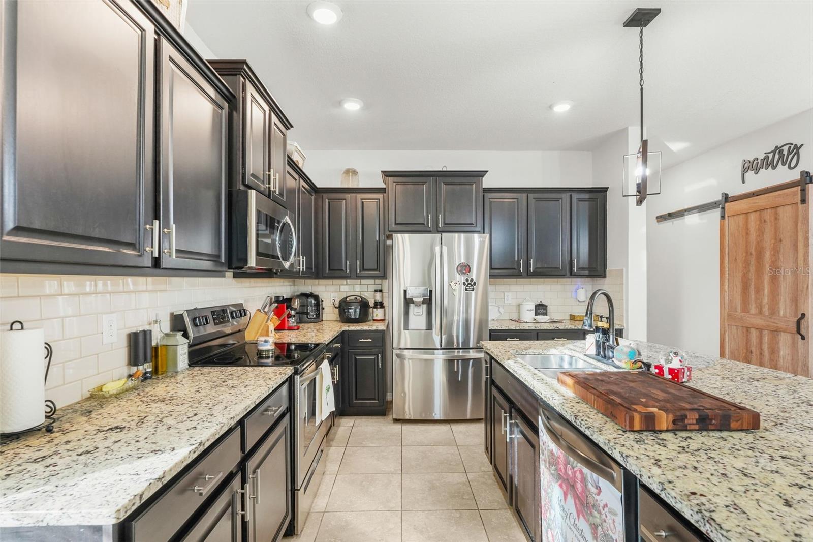 Image 9 of 37 For 8701 Daydream Street