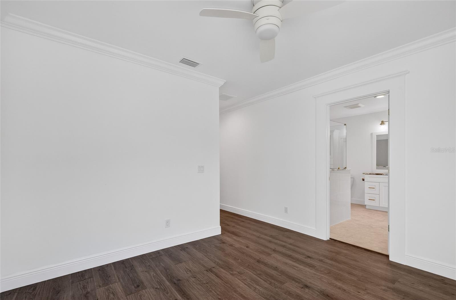 Image 11 of 39 For 6851 Longboat Drive S