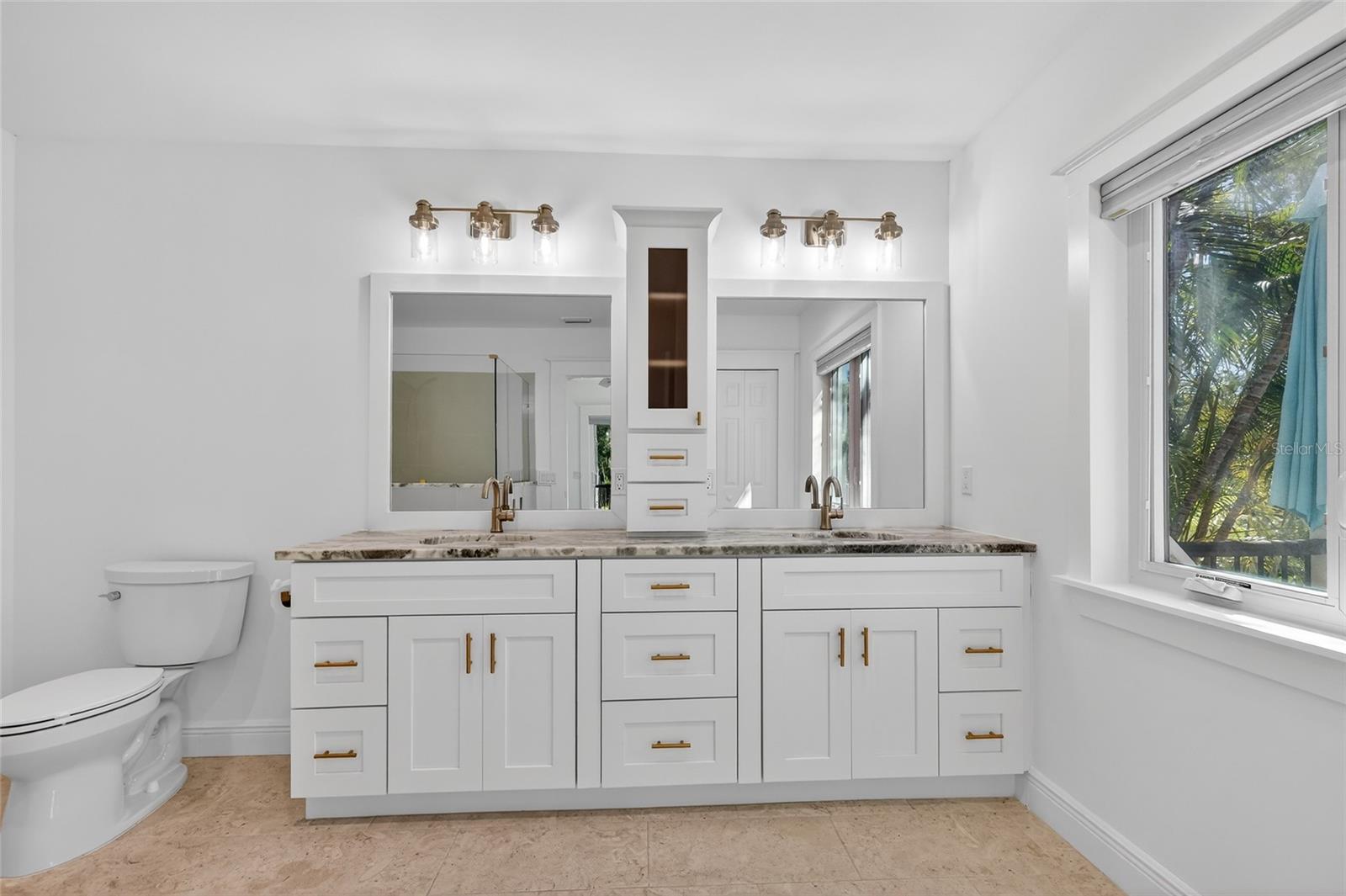 Image 12 of 39 For 6851 Longboat Drive S