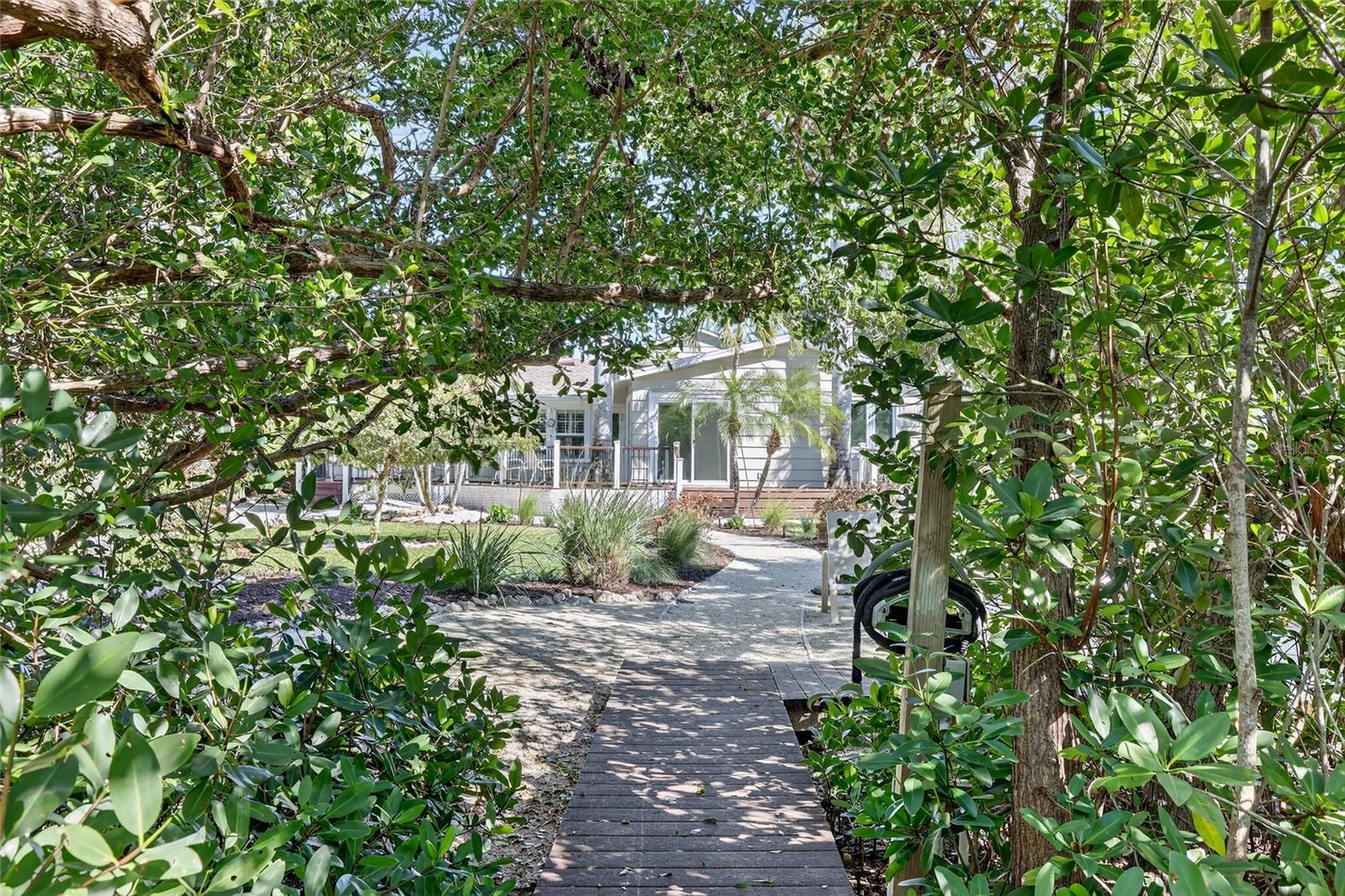 Image 25 of 39 For 6851 Longboat Drive S