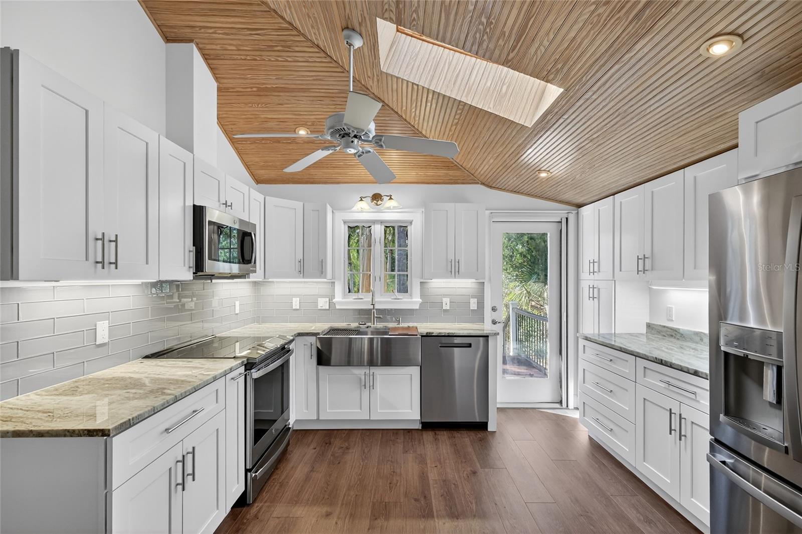 Image 4 of 39 For 6851 Longboat Drive S