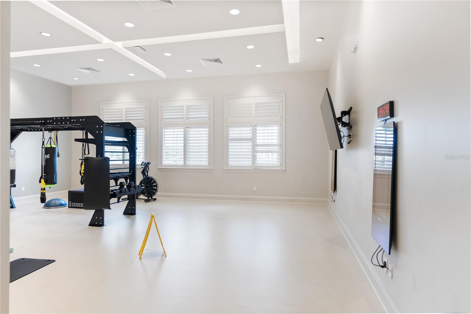 Image 35 of 38 For 5335 White Sand Cove