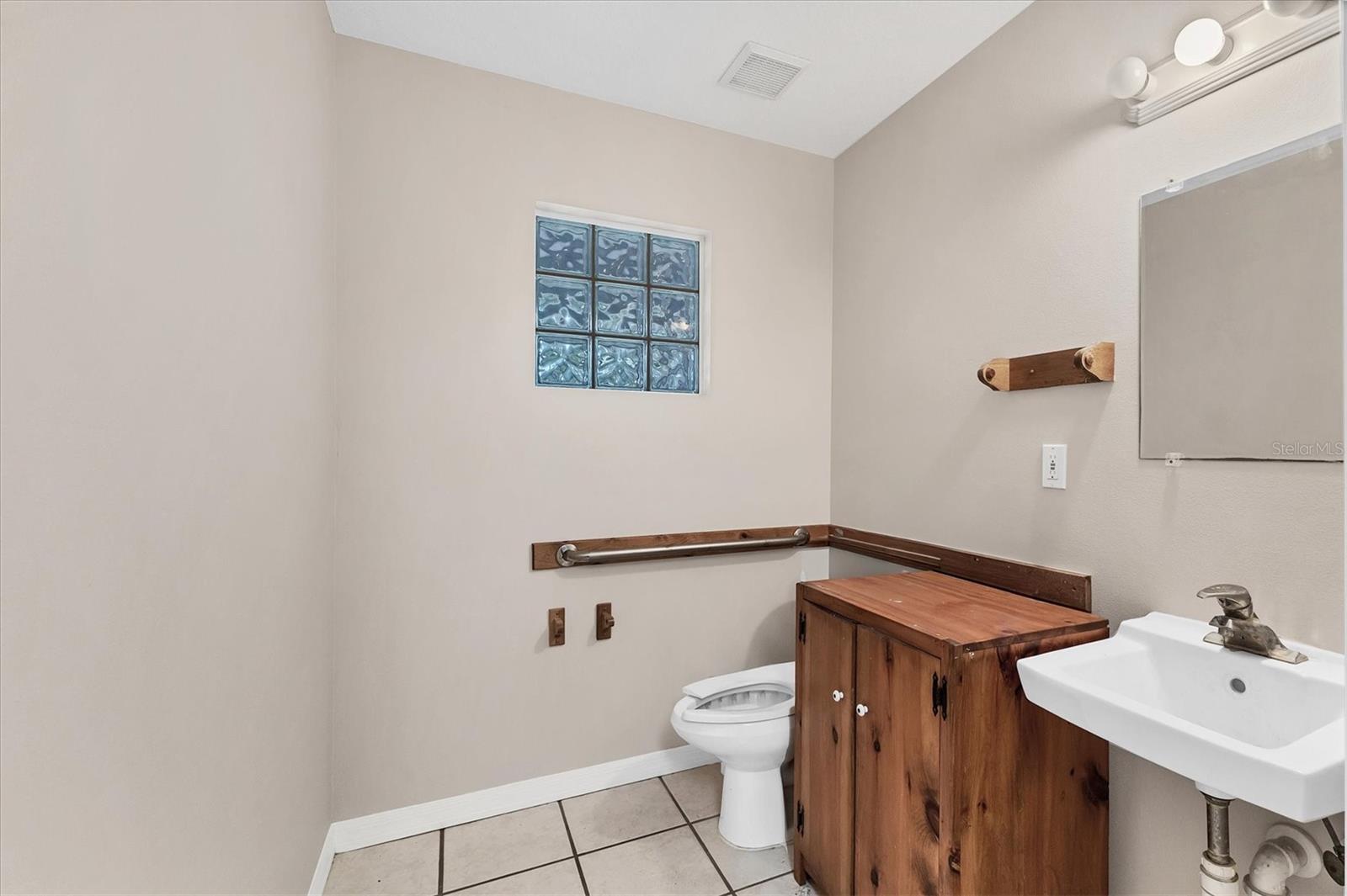 Image 20 of 38 For 37220 Glenwood Avenue