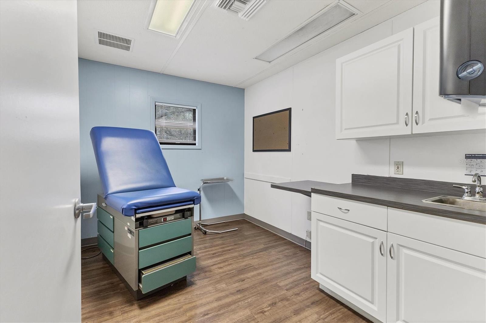 Image 29 of 38 For 37220 Glenwood Avenue