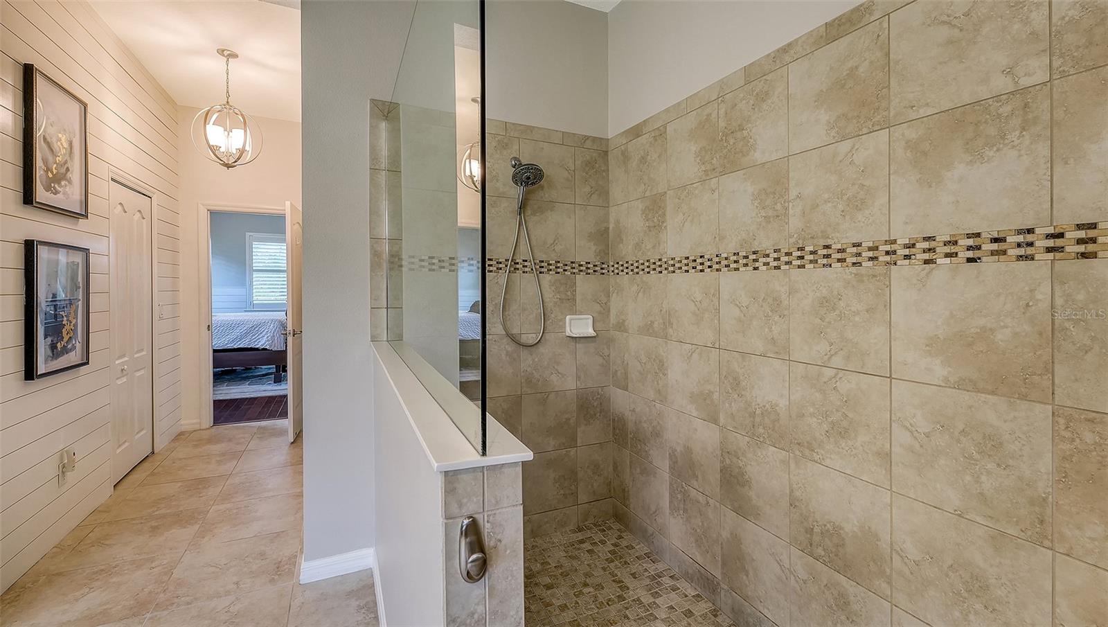 Image 26 of 72 For 12080 Longview Lake Circle