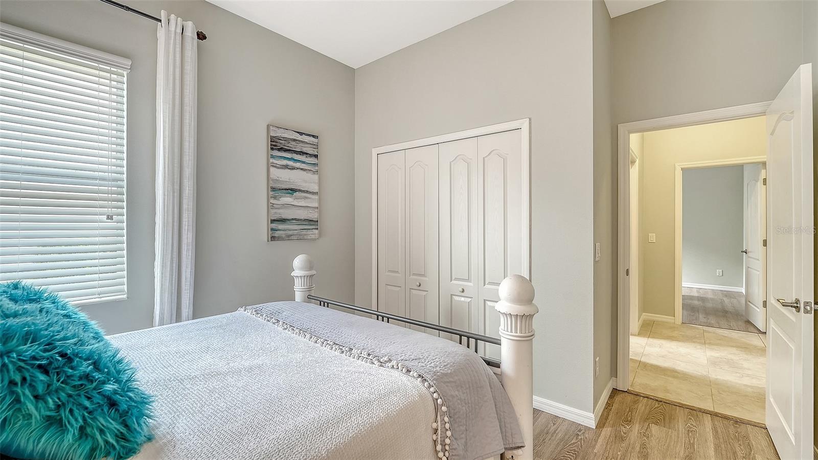 Image 30 of 72 For 12080 Longview Lake Circle