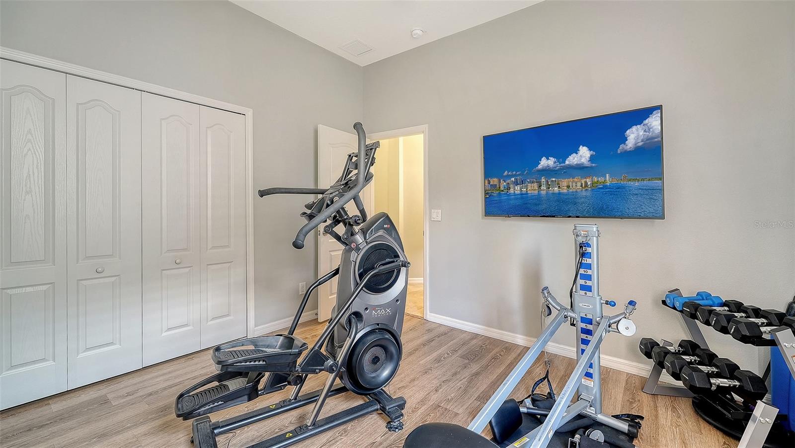 Image 34 of 72 For 12080 Longview Lake Circle