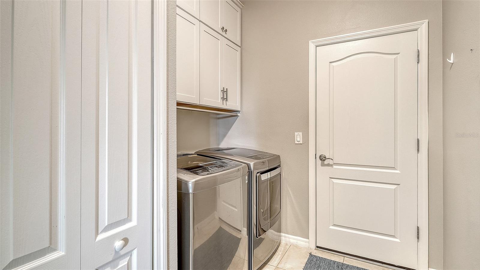 Image 39 of 72 For 12080 Longview Lake Circle