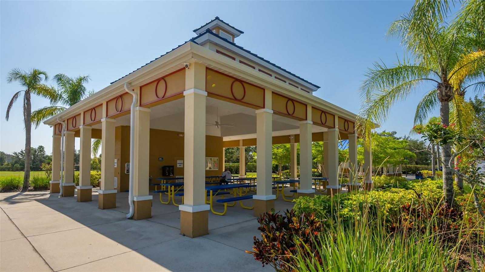 Image 60 of 72 For 12080 Longview Lake Circle