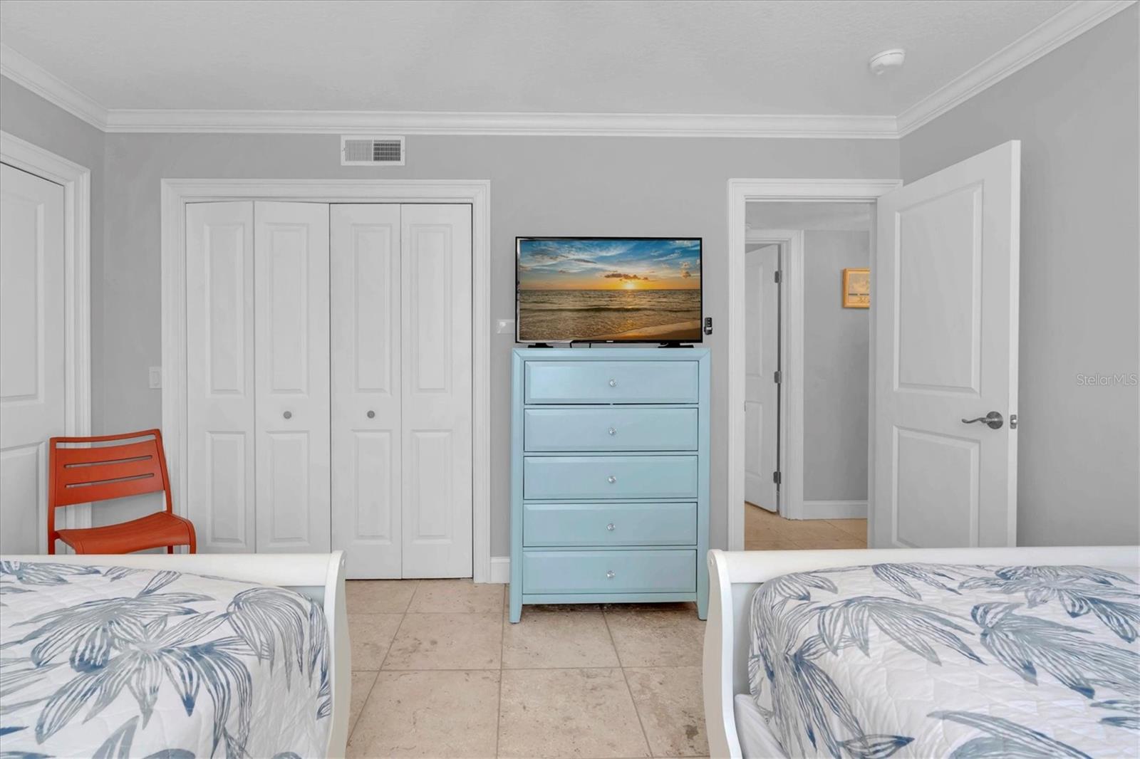 Image 25 of 45 For 519 South Drive