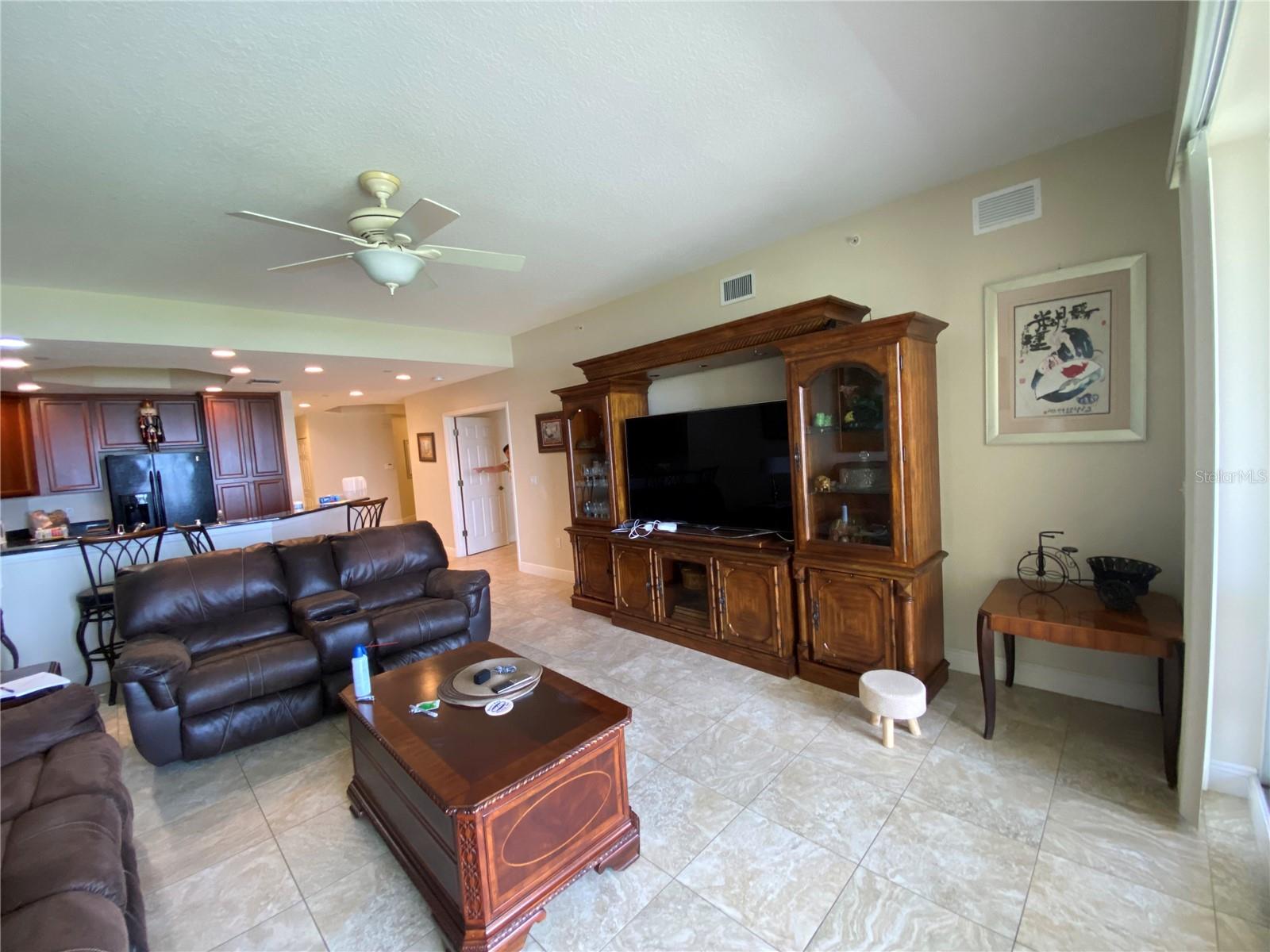 Image 14 of 66 For 6360 Watercrest Way 302