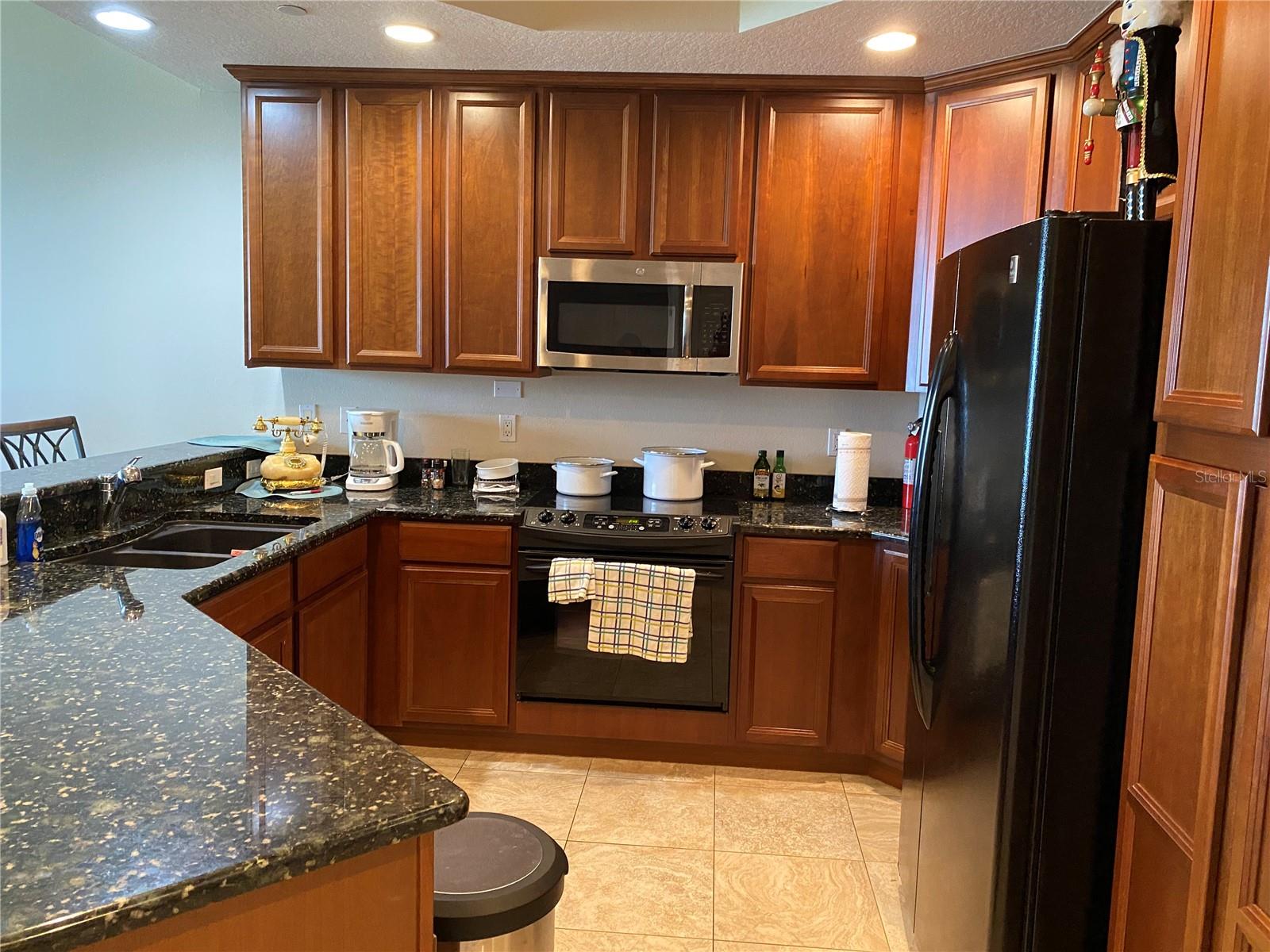 Image 21 of 66 For 6360 Watercrest Way 302