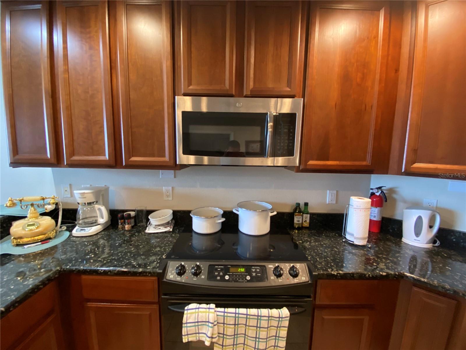 Image 22 of 66 For 6360 Watercrest Way 302