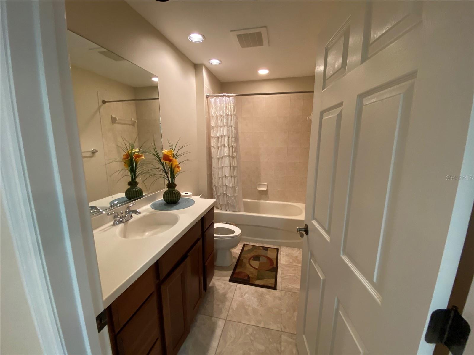 Image 28 of 66 For 6360 Watercrest Way 302