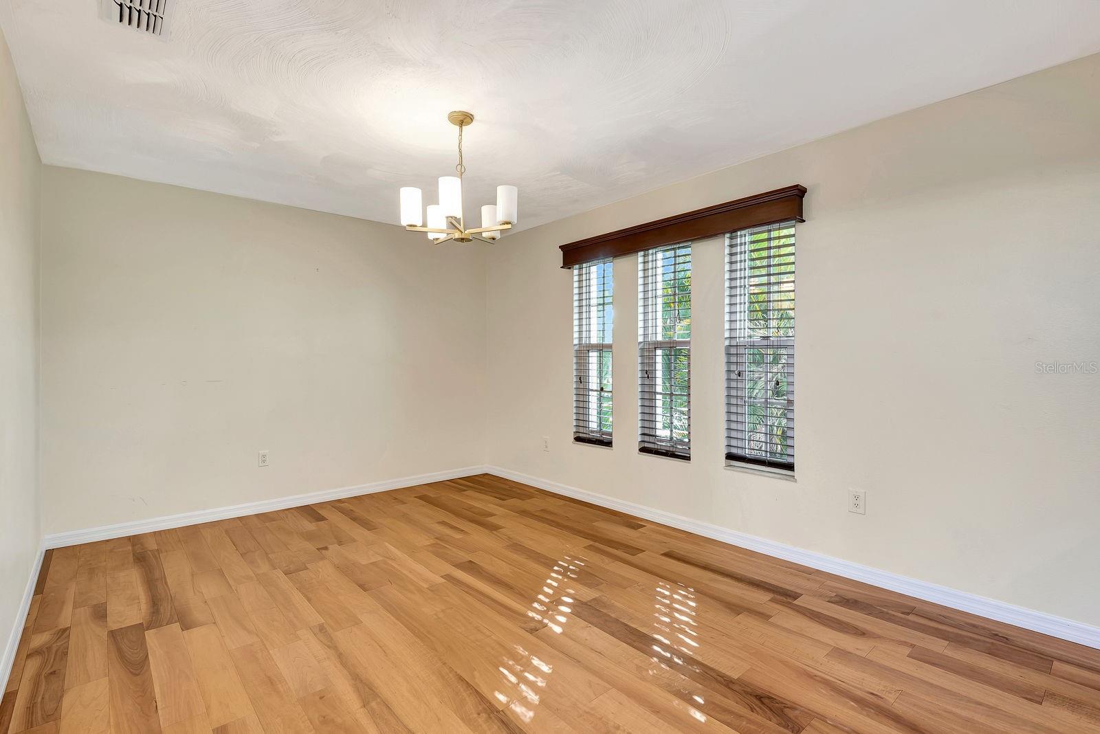 Image 7 of 72 For 4406 17th Street W