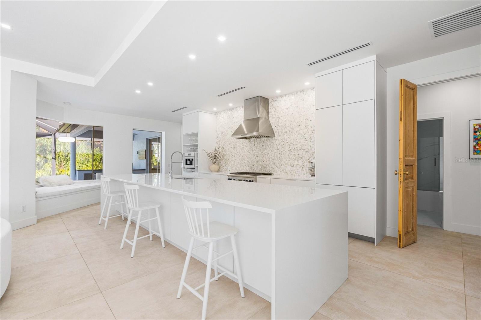 Image 14 of 45 For 6669 Windjammer Place