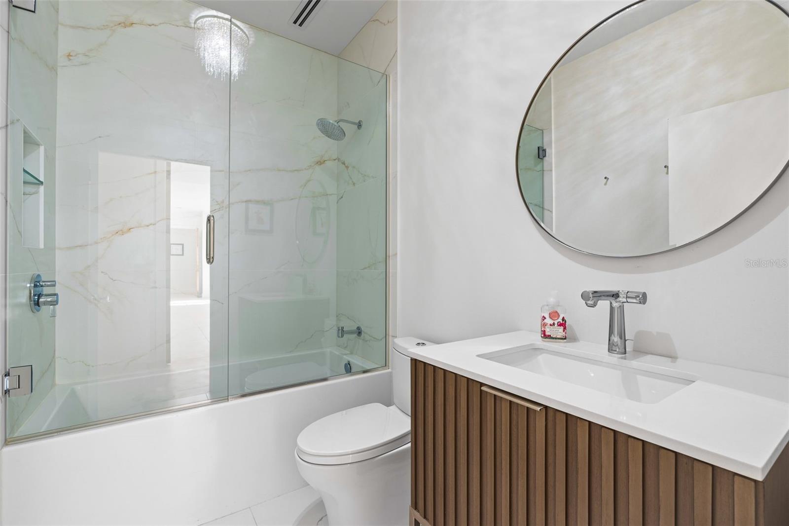 Image 26 of 45 For 6669 Windjammer Place