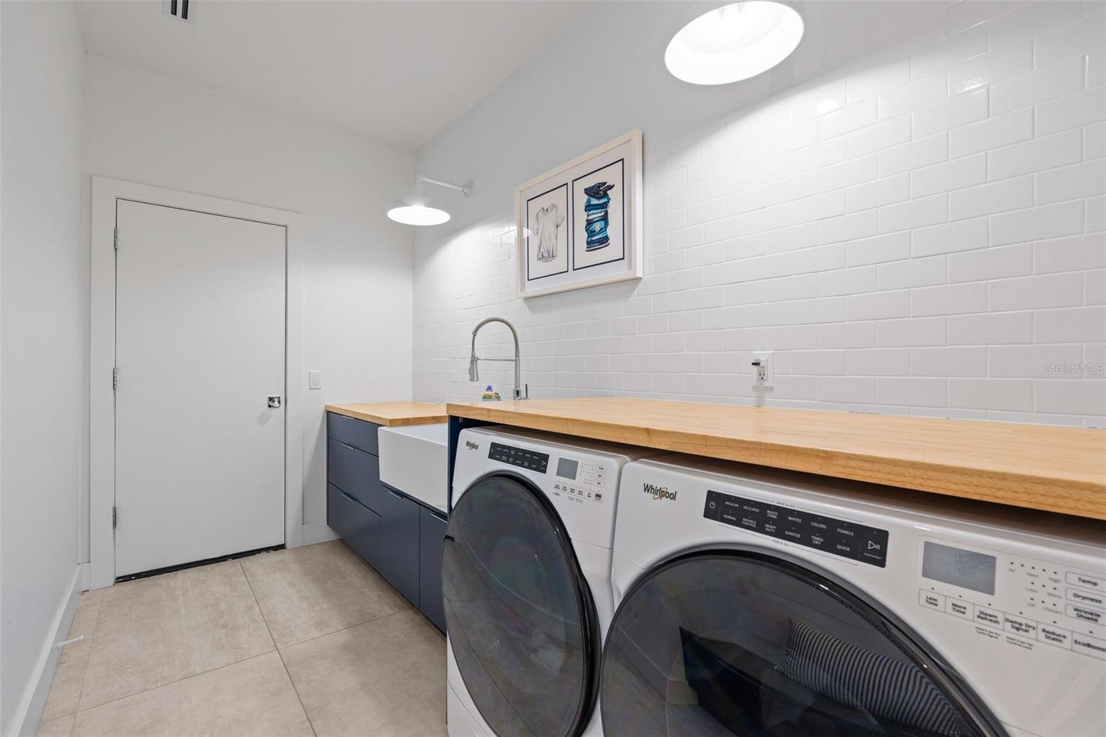 Image 33 of 45 For 6669 Windjammer Place