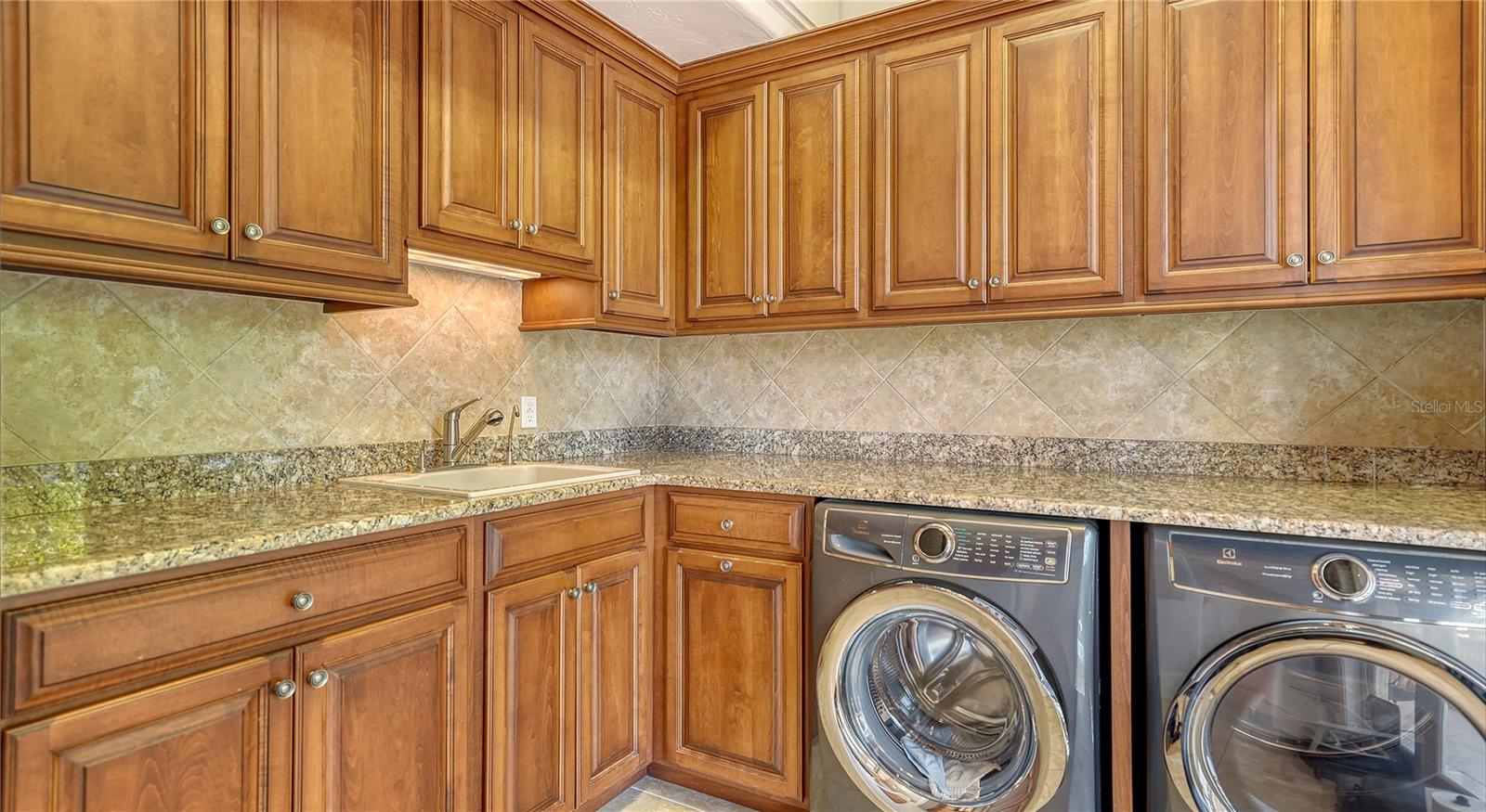 Image 77 of 95 For 975 Whitakers Lane