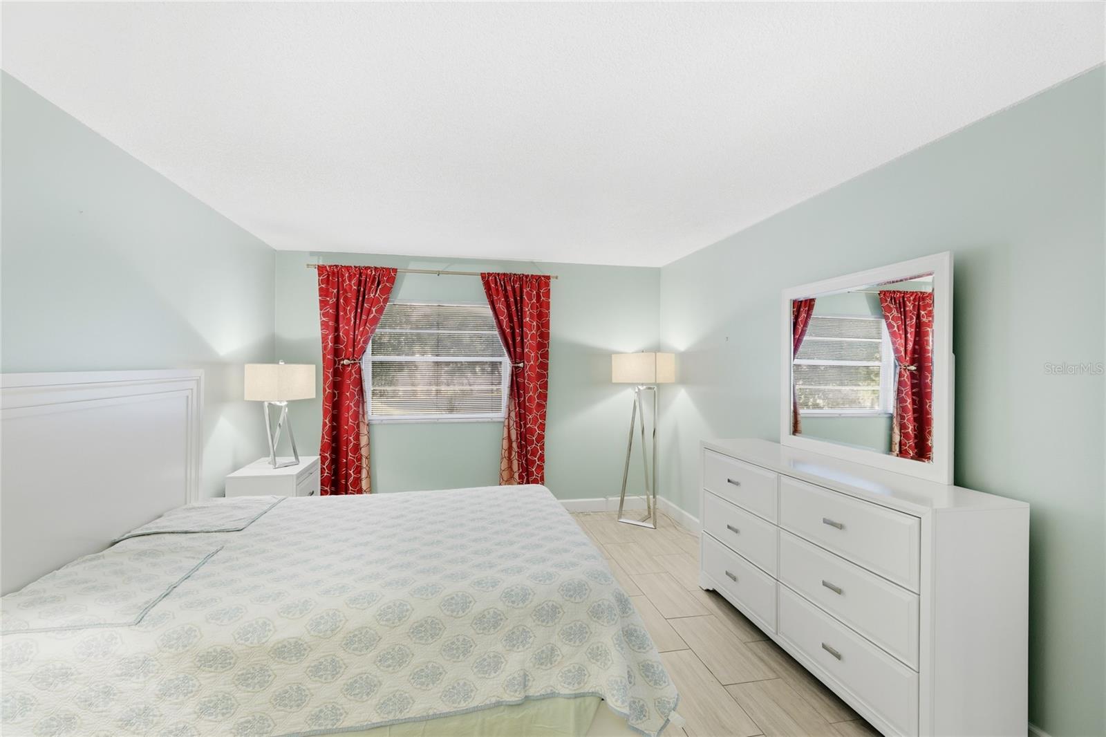 Image 13 of 32 For 2300 Stickney Point Road 102