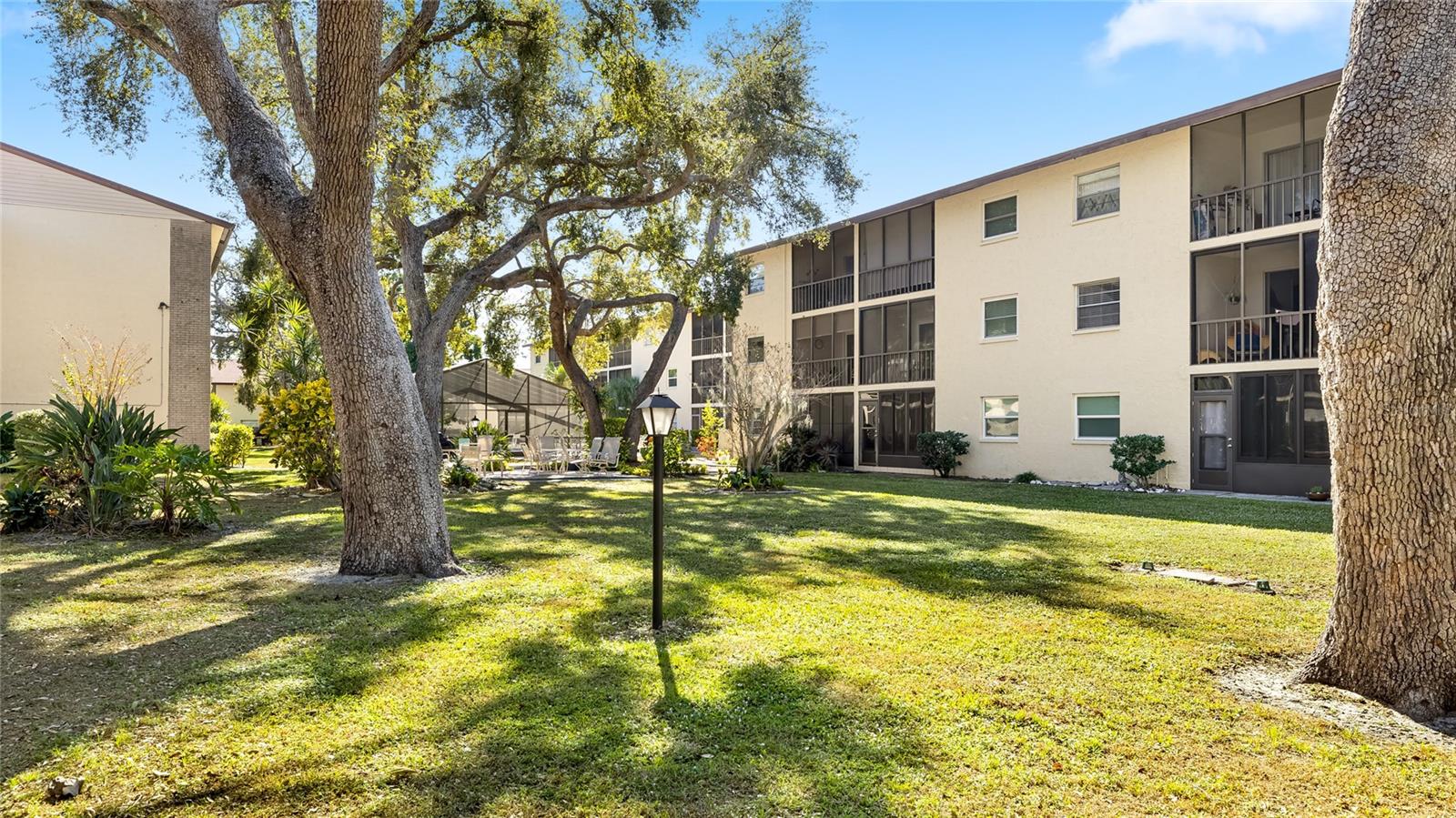 Image 26 of 32 For 2300 Stickney Point Road 102