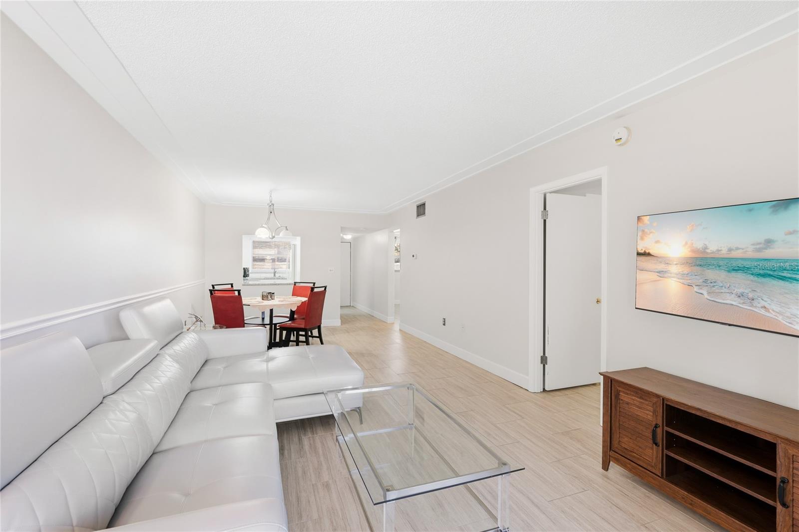 Image 5 of 32 For 2300 Stickney Point Road 102