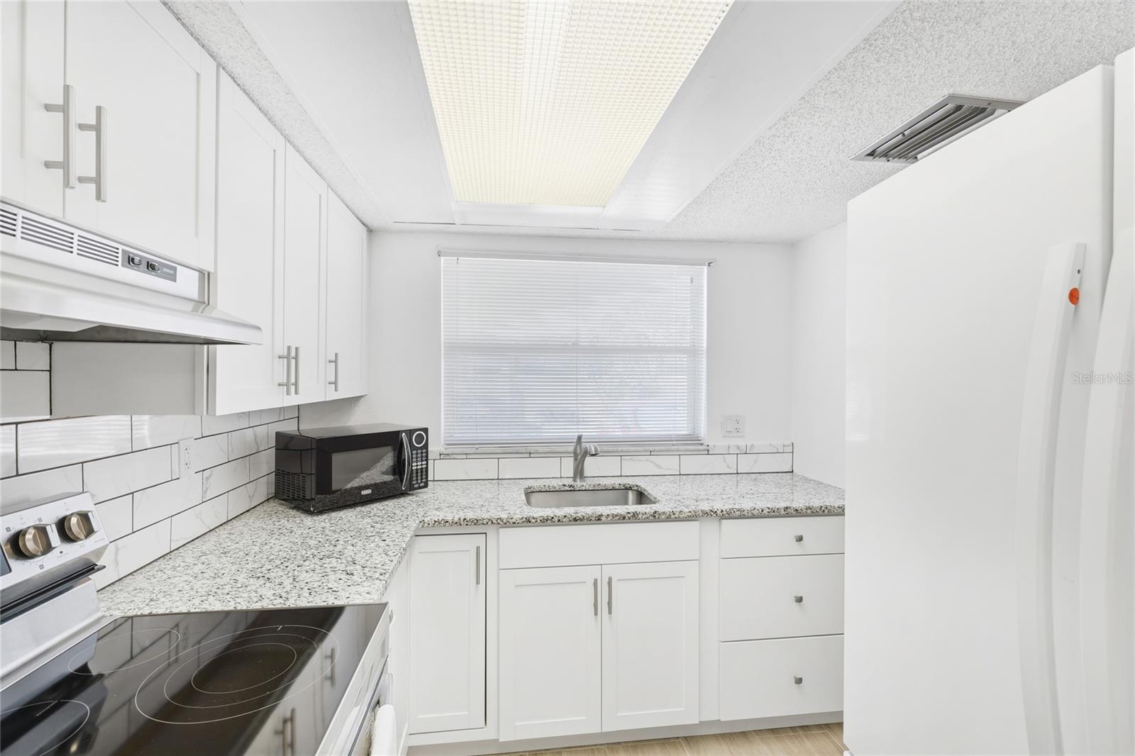 Image 9 of 32 For 2300 Stickney Point Road 102