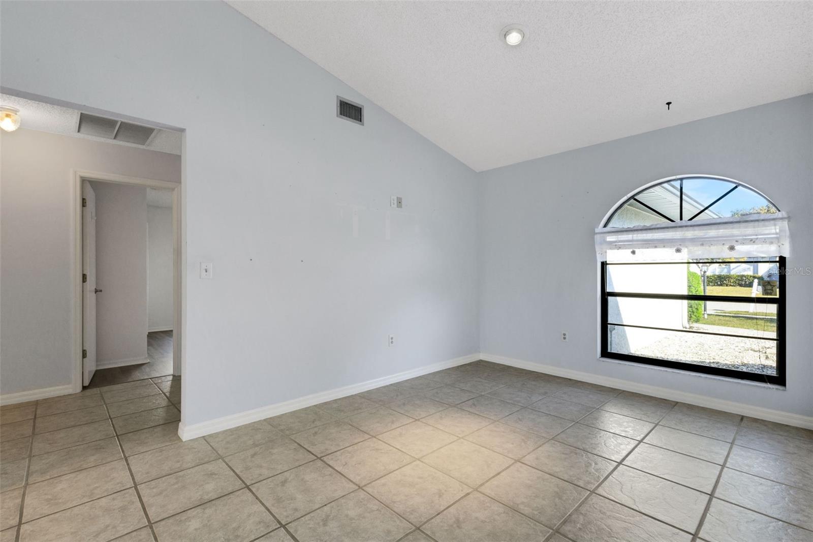 Image 10 of 52 For 5860 Milton Avenue