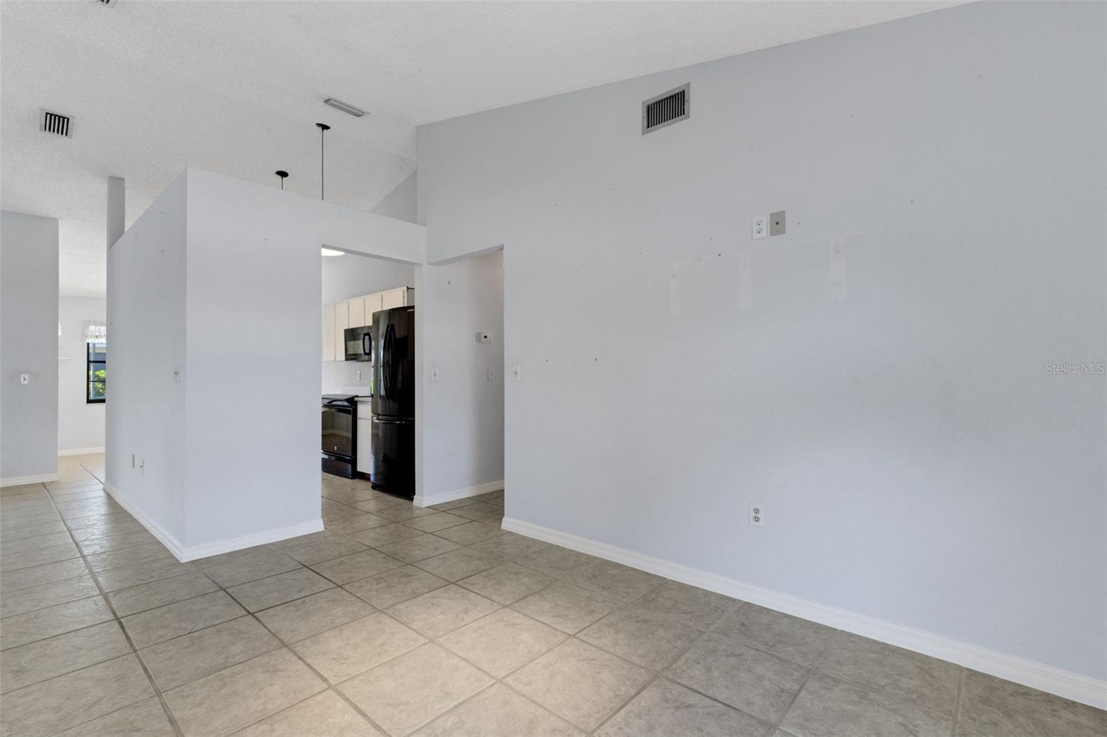 Image 13 of 52 For 5860 Milton Avenue