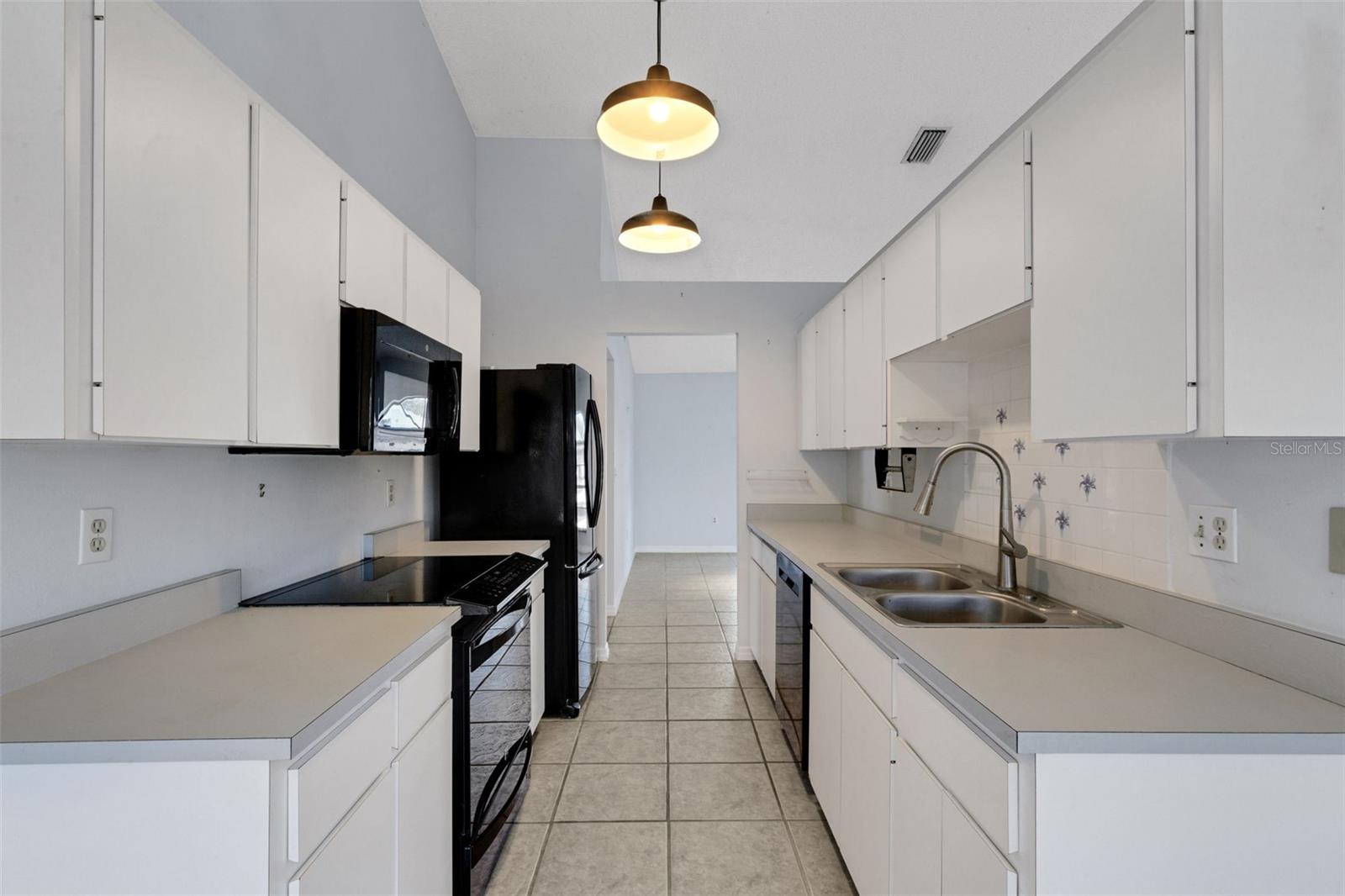 Image 16 of 52 For 5860 Milton Avenue