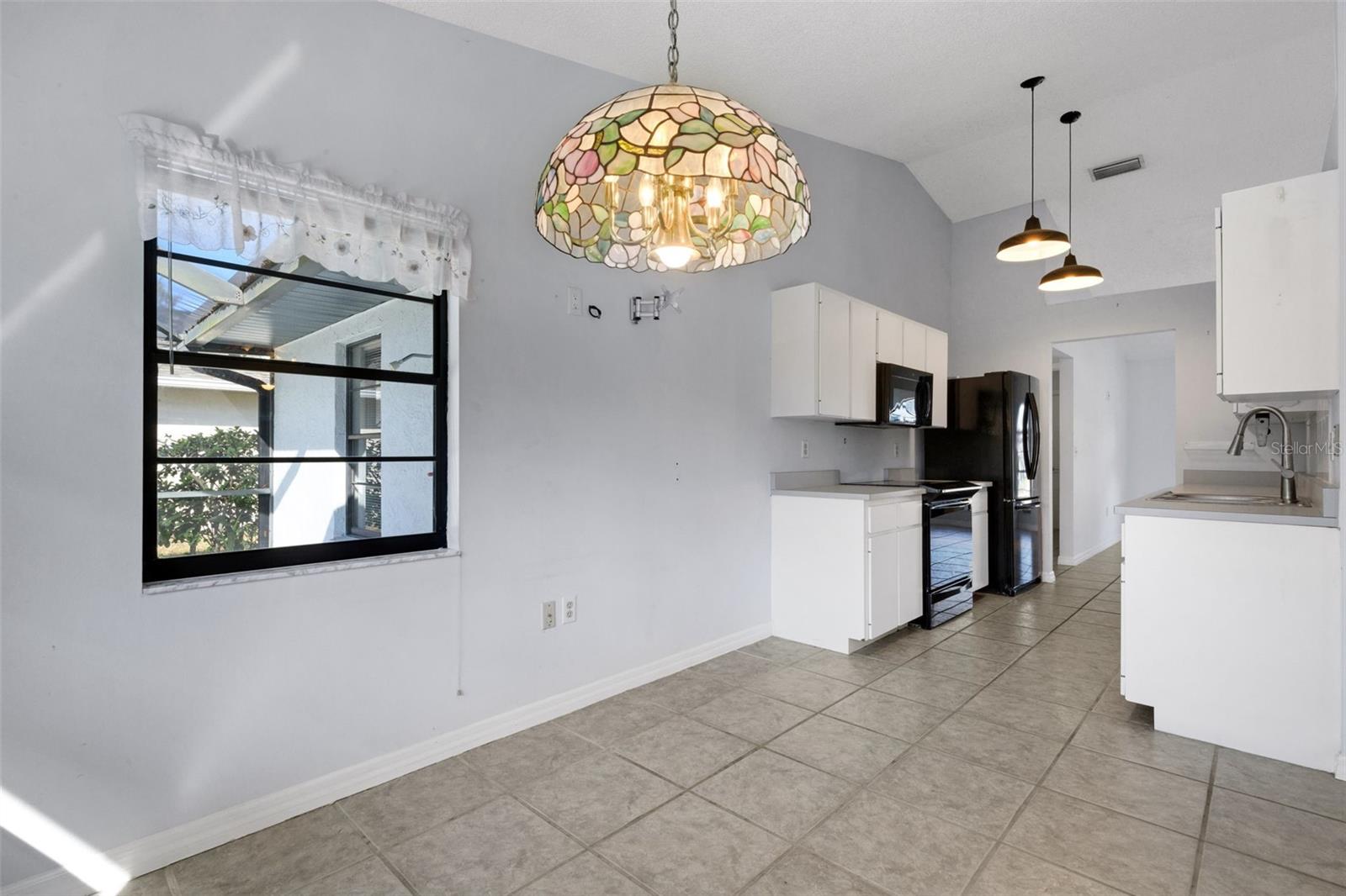 Image 20 of 52 For 5860 Milton Avenue