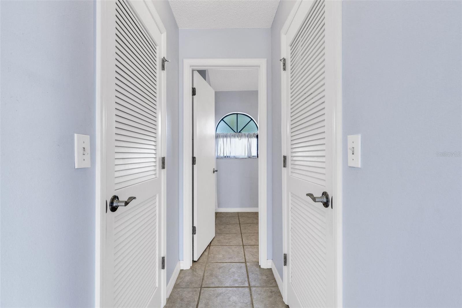 Image 26 of 52 For 5860 Milton Avenue