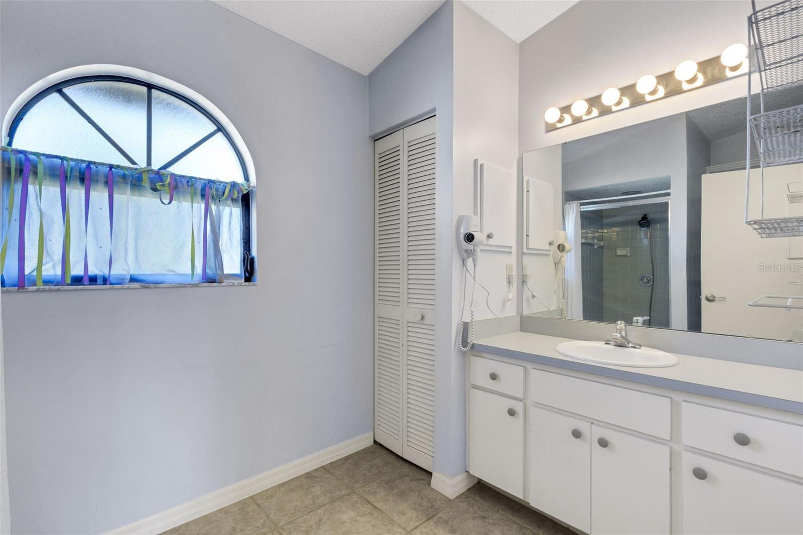 Image 28 of 52 For 5860 Milton Avenue