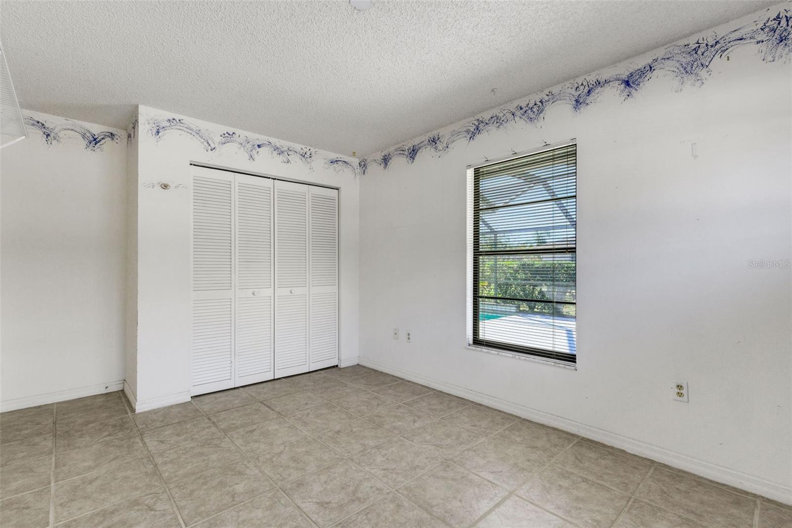 Image 33 of 52 For 5860 Milton Avenue