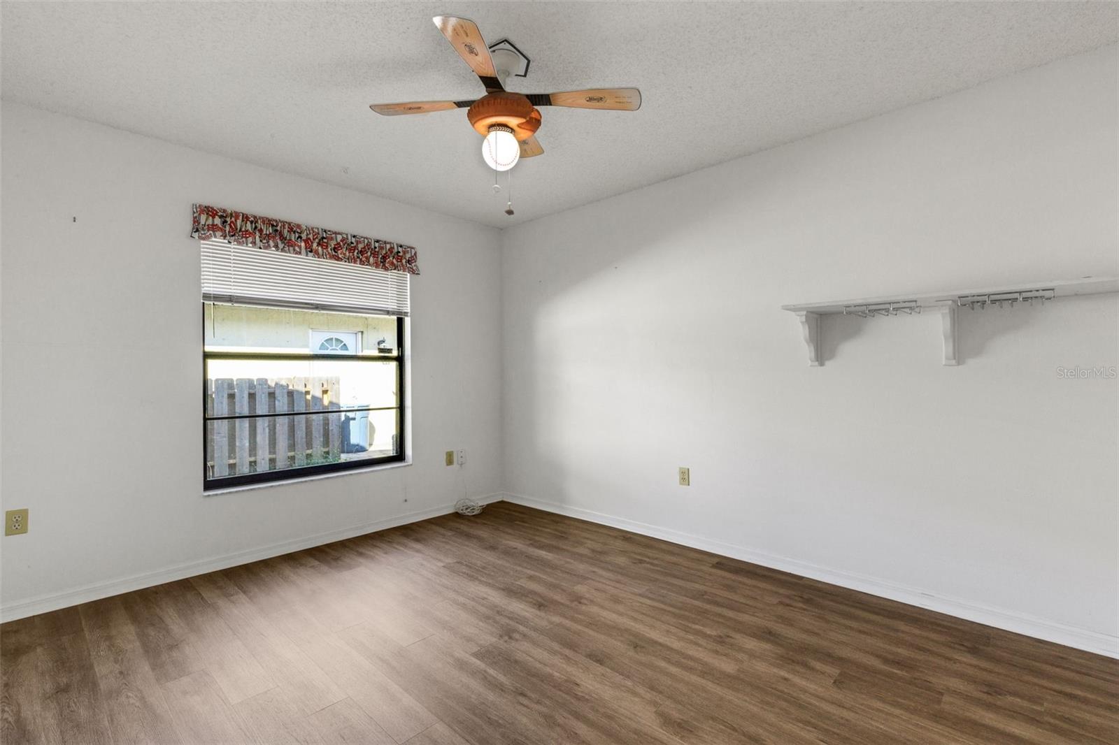 Image 35 of 52 For 5860 Milton Avenue