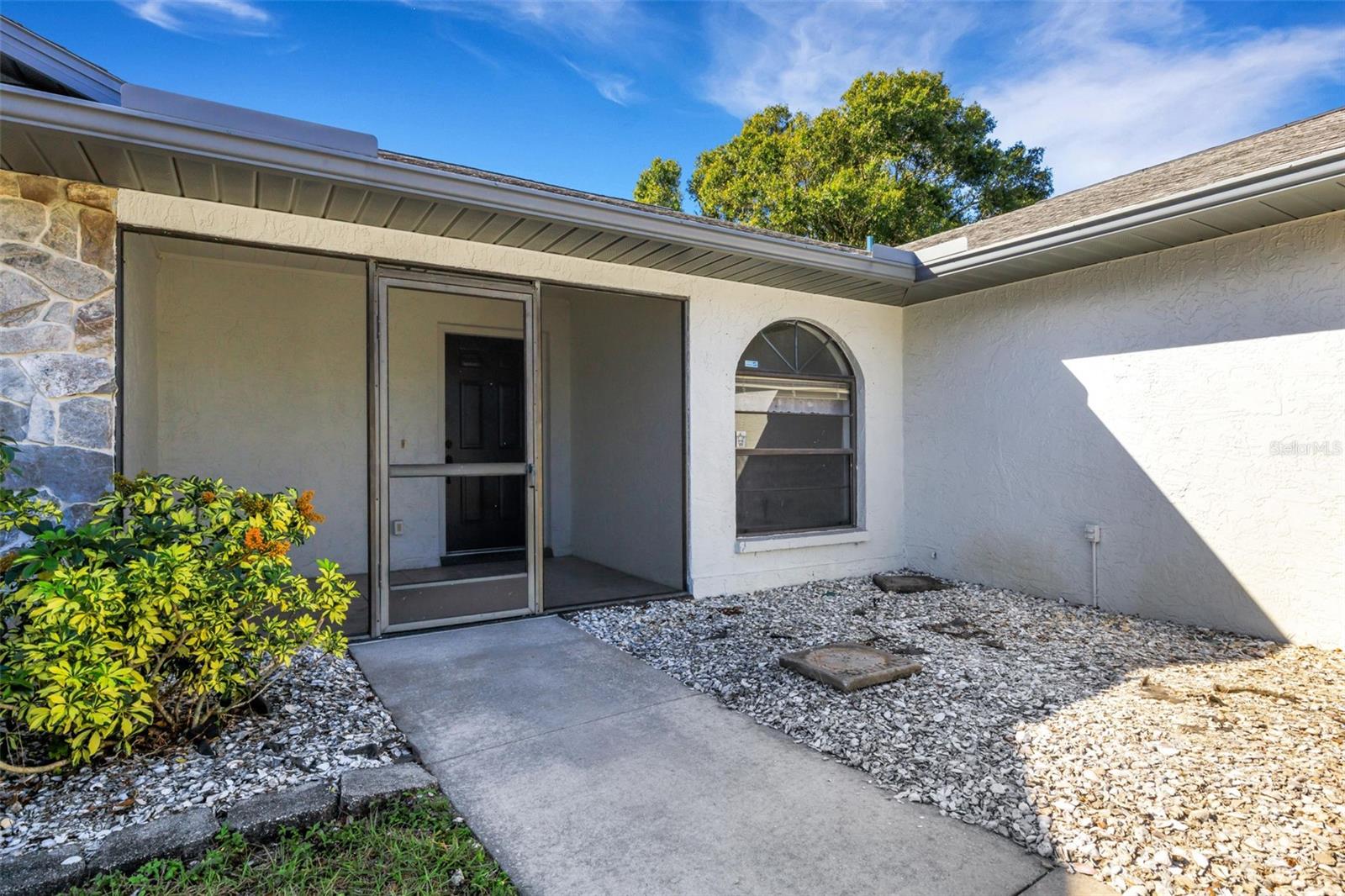 Image 4 of 52 For 5860 Milton Avenue