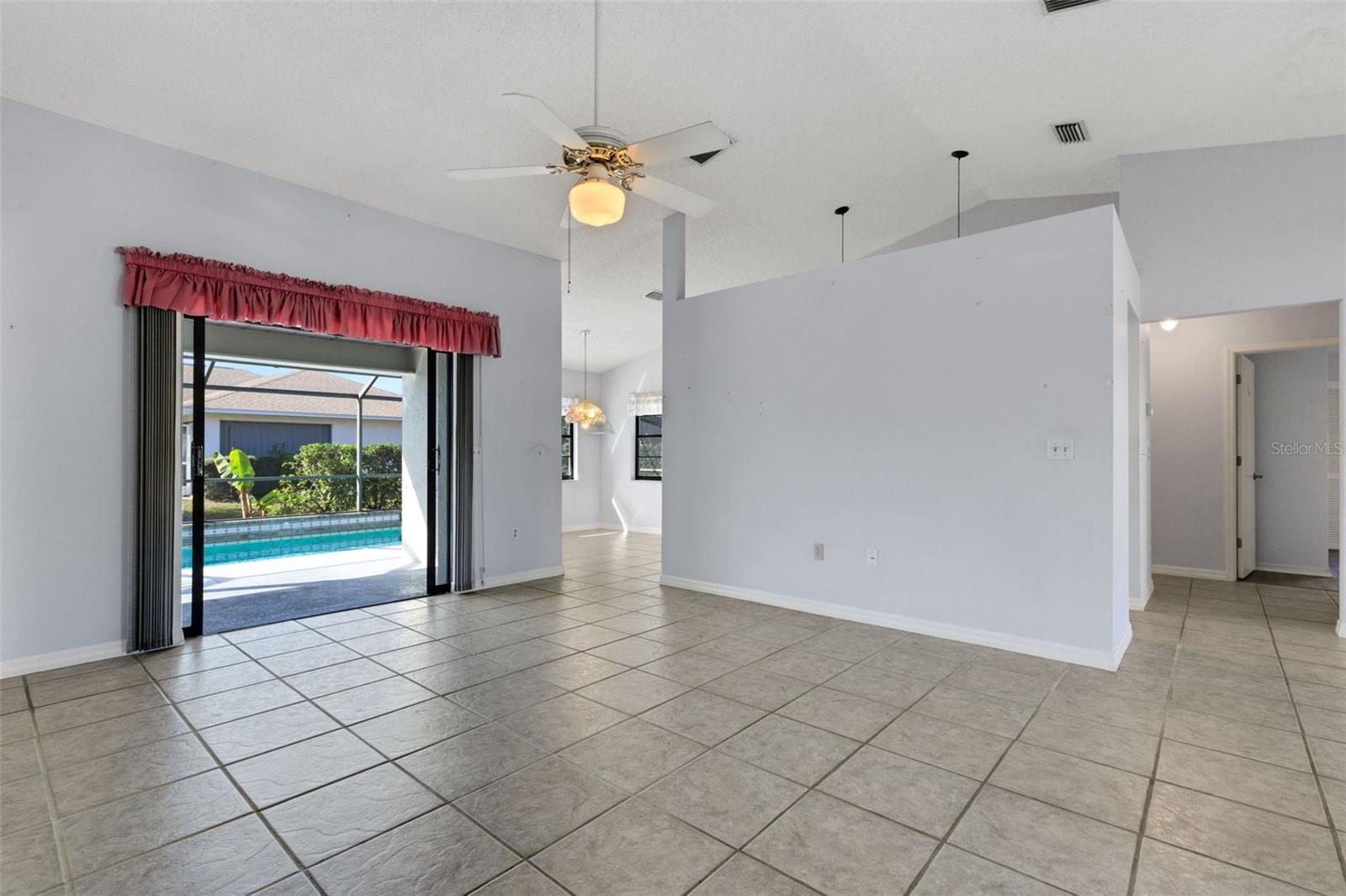 Image 5 of 52 For 5860 Milton Avenue