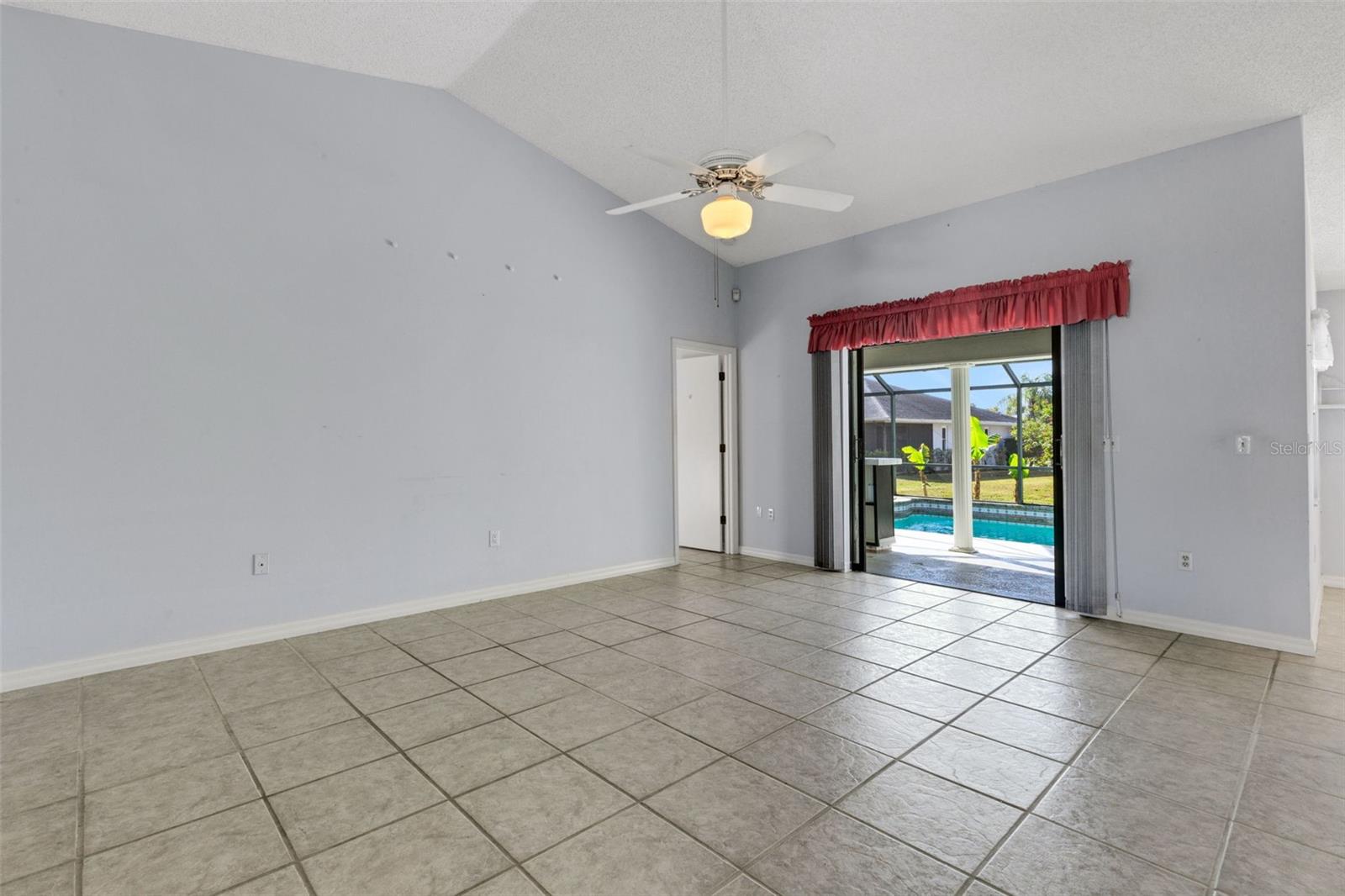 Image 8 of 52 For 5860 Milton Avenue