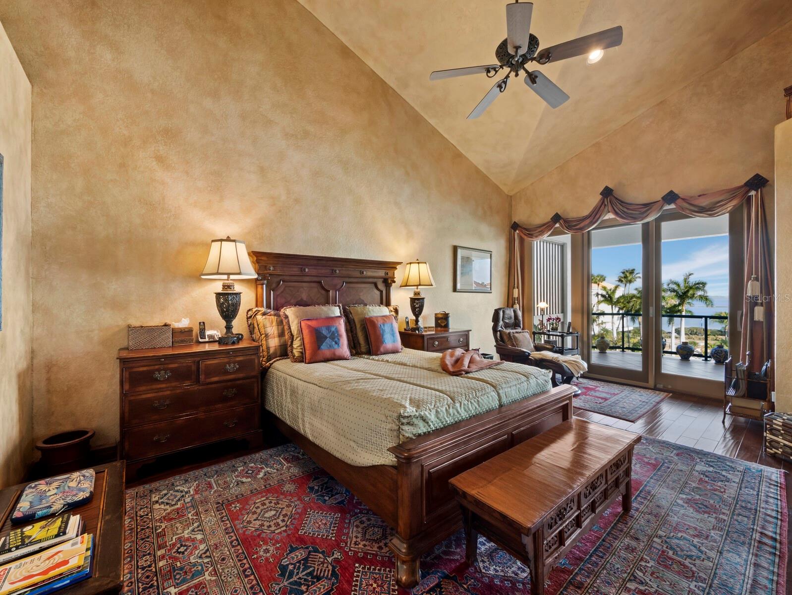 Image 20 of 59 For 360 Gulf Of Mexico Drive 333