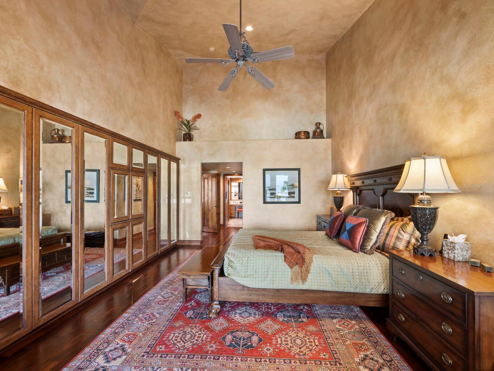 Image 23 of 59 For 360 Gulf Of Mexico Drive 333