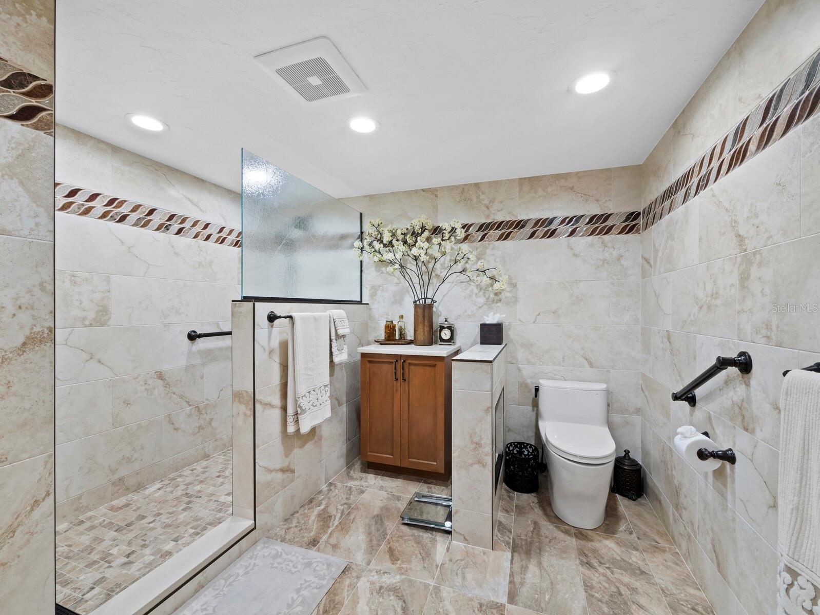 Image 25 of 59 For 360 Gulf Of Mexico Drive 333